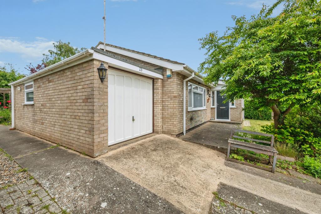2 bedroom detached bungalow for sale