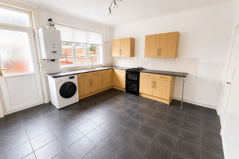 3 bedroom terraced house to rent, Victoria Street, Stairfoot S70