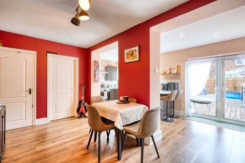 3 bedroom semi-detached house for sale, Knightside Gardens, Dunston