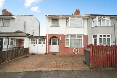 3 bedroom end of terrace house for sale, St. Lawrence Avenue, Luton