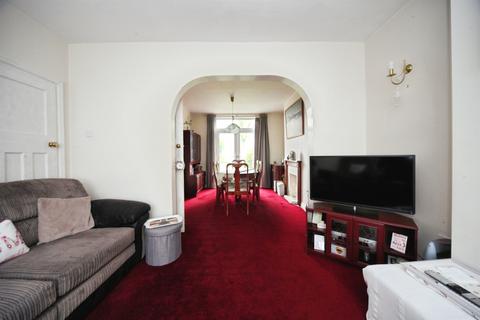 3 bedroom end of terrace house for sale, St. Lawrence Avenue, Luton