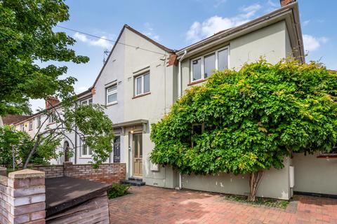 Beech Avenue, Brentford, TW8