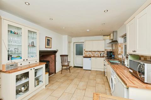 3 bedroom detached house for sale, Victoria Avenue, Ockbrook, Derby