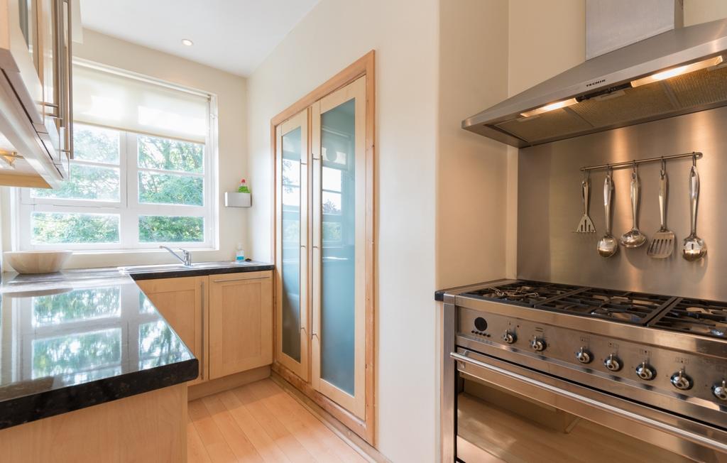 Apartment in Dulwich - View 3