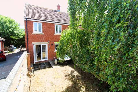 3 bedroom end of terrace house for sale, Brigg Close, Bridgwater TA6