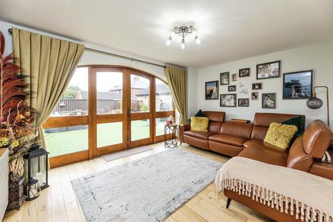 4 bedroom cottage for sale, Middlecliff Lane, Little Houghton, Barnsley