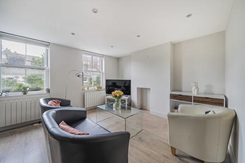 3 bedroom flat to rent, Medfield Street, Roehampton, London, SW15