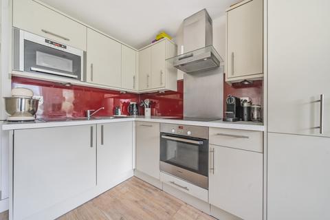 3 bedroom flat to rent, Medfield Street, Roehampton, London, SW15