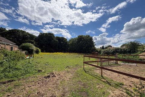 Smallholding for sale, Land lying to the South East of Goole Road, Hook, DN14 5NG