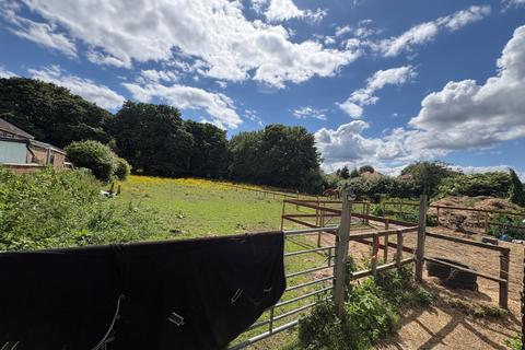Smallholding for sale, Land lying to the South East of Goole Road, Hook, DN14 5NG