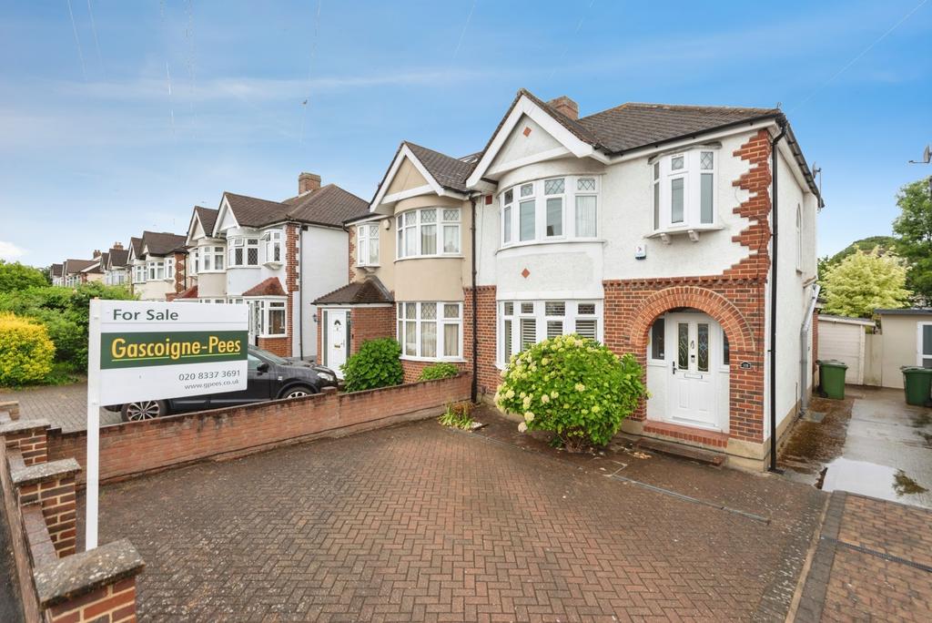 3 bedroom semi-detached house for sale