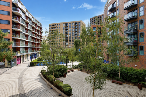 London SE16