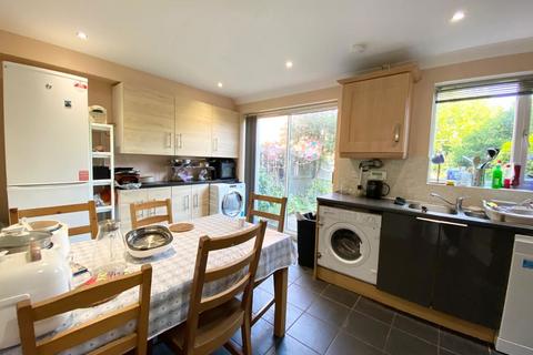 6 bedroom house of multiple occupation for sale, Ovett Gardens, St James Village, Gateshead, Tyne and Wear, NE8 3JH