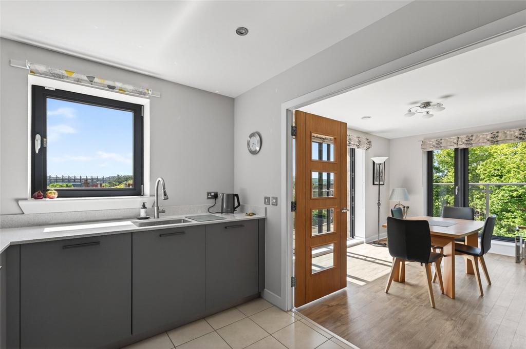 18/14 Murrayfield Rd