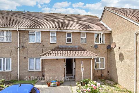 1 bedroom maisonette for sale, Butteridges Close, Dagenham RM9