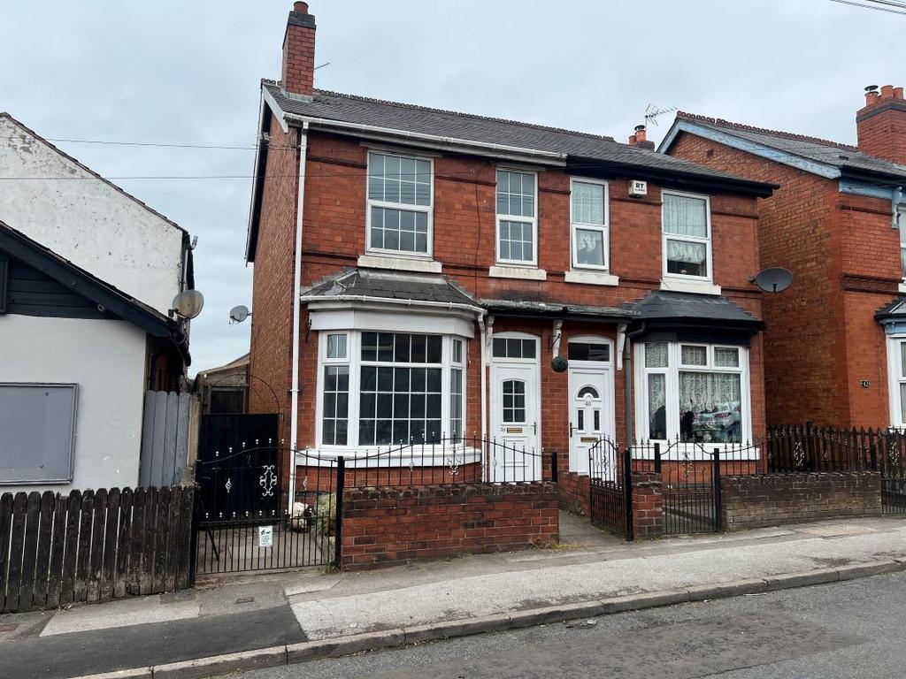 3 bedroom semi-detached house for sale