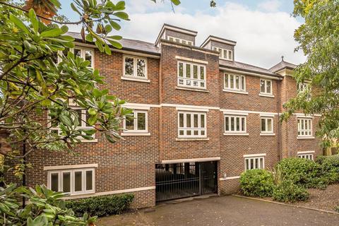 2 bedroom flat for sale, Brooklands Road, Weybridge KT13
