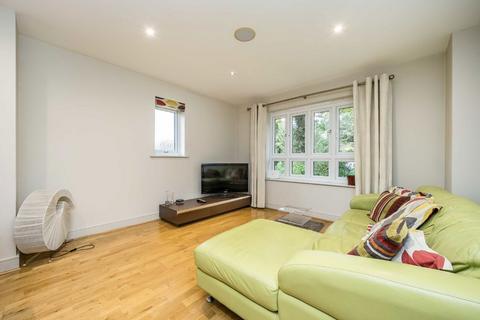 2 bedroom flat for sale, Brooklands Road, Weybridge KT13