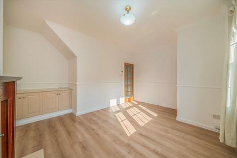 2 bedroom end of terrace house to rent, Manchester Grove, London E14