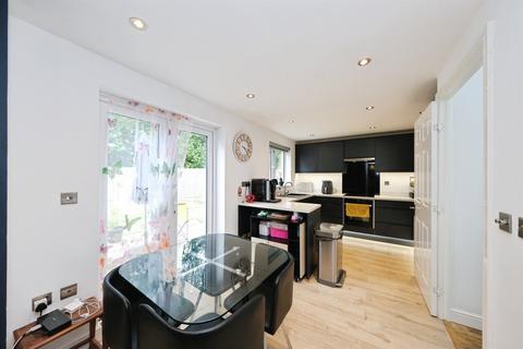 4 bedroom detached house for sale, King George V Avenue, MANSFIELD