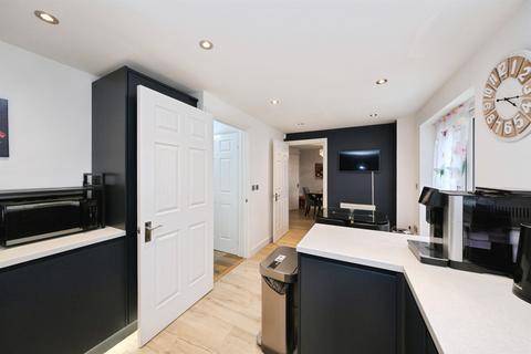 4 bedroom detached house for sale, King George V Avenue, MANSFIELD