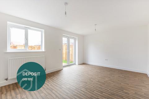 3 bedroom terraced house to rent, Leaf Living at Green Oaks, Quedgeley, GL2