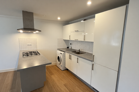 2 bedroom flat to rent, St. Mark's Place, Dagenham, RM10