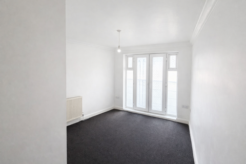 2 bedroom flat to rent, St. Mark's Place, Dagenham, RM10