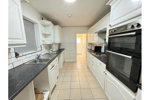 3 bedroom terraced house to rent, Larnach Road, Hammersmith W6