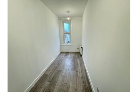3 bedroom terraced house to rent, Larnach Road, Hammersmith W6