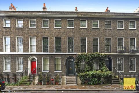 4 bedroom terraced house to rent, Cassland Road, London, E9