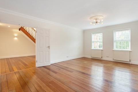5 bedroom detached house to rent, Heath Rise, Virginia Water GU25