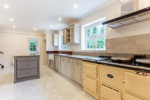 5 bedroom detached house to rent, Heath Rise, Virginia Water GU25