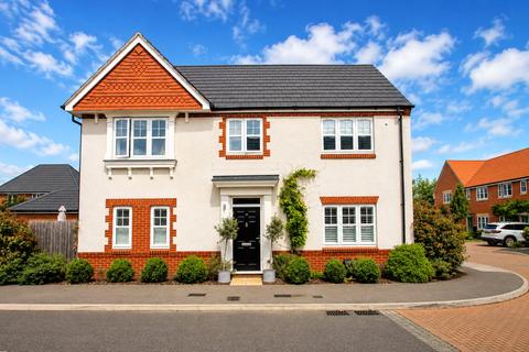 4 bedroom detached house for sale, Clockbarn Way, Send, Surrey, GU23