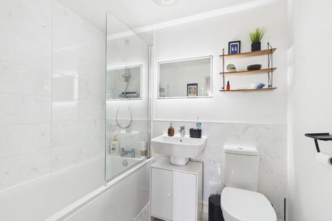 1 bedroom flat for sale, Osprey House, Kingfisher Rise, Cranbrook, EX5 7GL