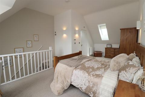 3 bedroom semi-detached house for sale, Hird Avenue, Market Weighton, York