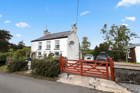 3 bedroom detached house for sale, Bronyglyn, Gwynfe, Llangadog, SA19 9RH