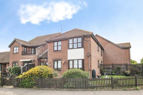 2 bedroom flat for sale, Spinnaker Close, Clacton-On-Sea