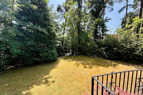 4 bedroom detached house for sale, Woodbridge Drive, Surrey GU15