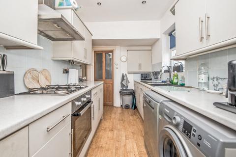 3 bedroom semi-detached house for sale, Berwick Avenue, Heckmondwike, West Yorkshire, WF16