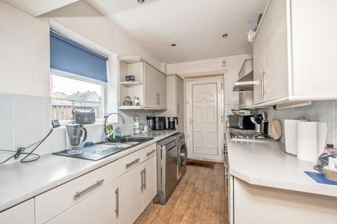 3 bedroom semi-detached house for sale, Berwick Avenue, Heckmondwike, West Yorkshire, WF16