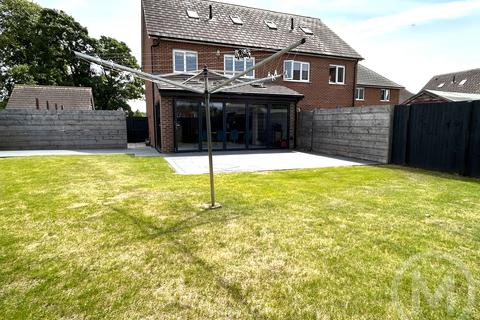 4 bedroom semi-detached house for sale, Garratt Close, Poulton-Le-Fylde