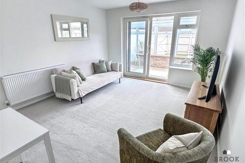 2 bedroom bungalow for sale, Keats Walk, Eastbourne BN23