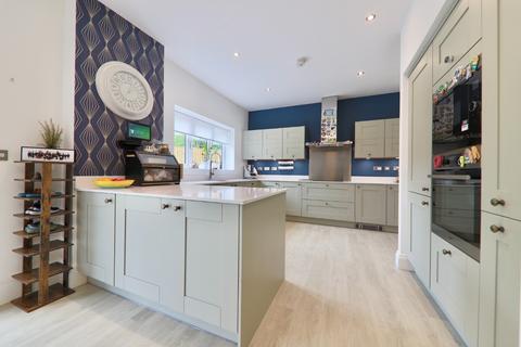 4 bedroom detached house for sale, Hudson Avenue, Anlaby,  HU10 7FW