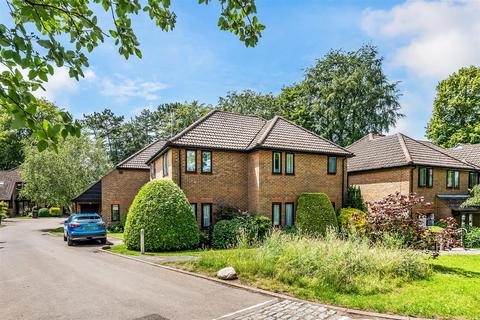 2 bedroom apartment for sale, BEECHWOOD PARK, SOUTH LEATHERHEAD, KT22
