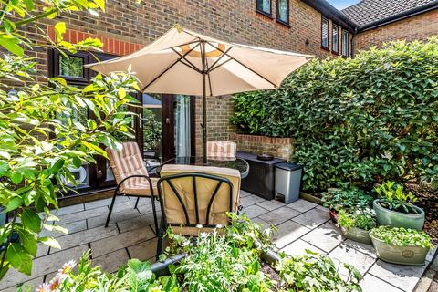 2 bedroom apartment for sale, BEECHWOOD PARK, SOUTH LEATHERHEAD, KT22