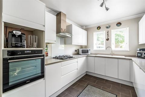 2 bedroom apartment for sale, BEECHWOOD PARK, SOUTH LEATHERHEAD, KT22