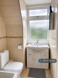 1 bedroom in a flat share to rent, North Harrow, Harrow, HA2