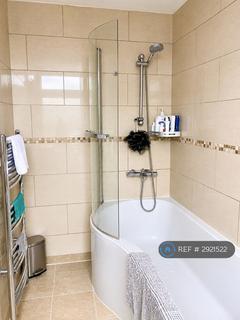 1 bedroom in a flat share to rent, North Harrow, Harrow, HA2