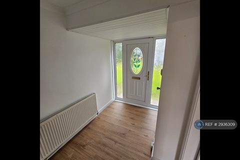 3 bedroom semi-detached house to rent, Wemyss Avenue, Glasgow, G77